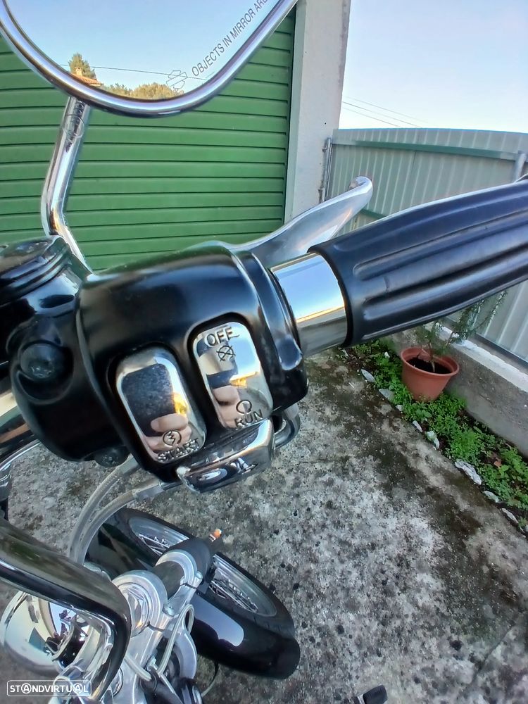 Harley-Davidson Dyna Street Bob - 11