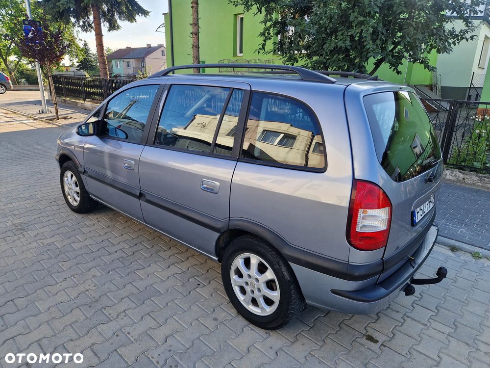 Opel Zafira 1.8 16V Comfort - 9