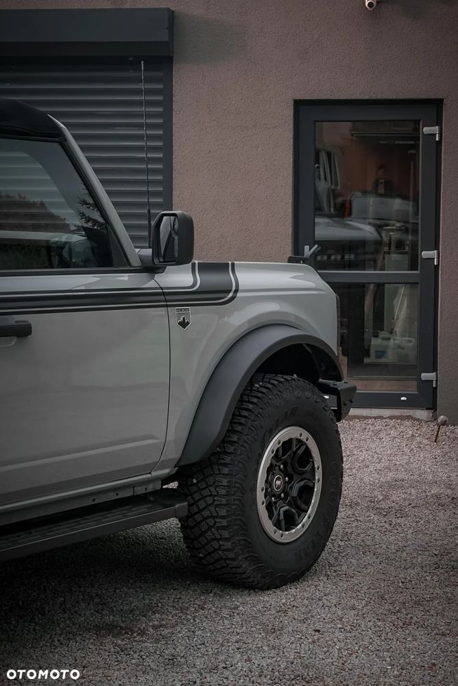 Ford Bronco - 6