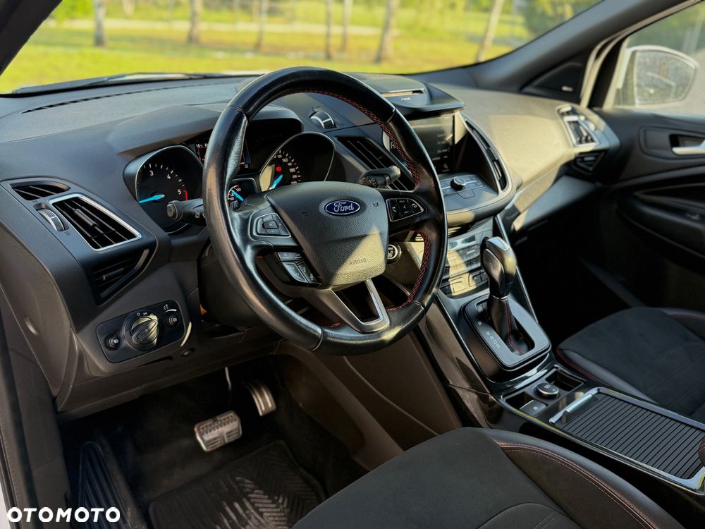 Ford Kuga 2.0 TDCi 4x4 ST-Line - 16
