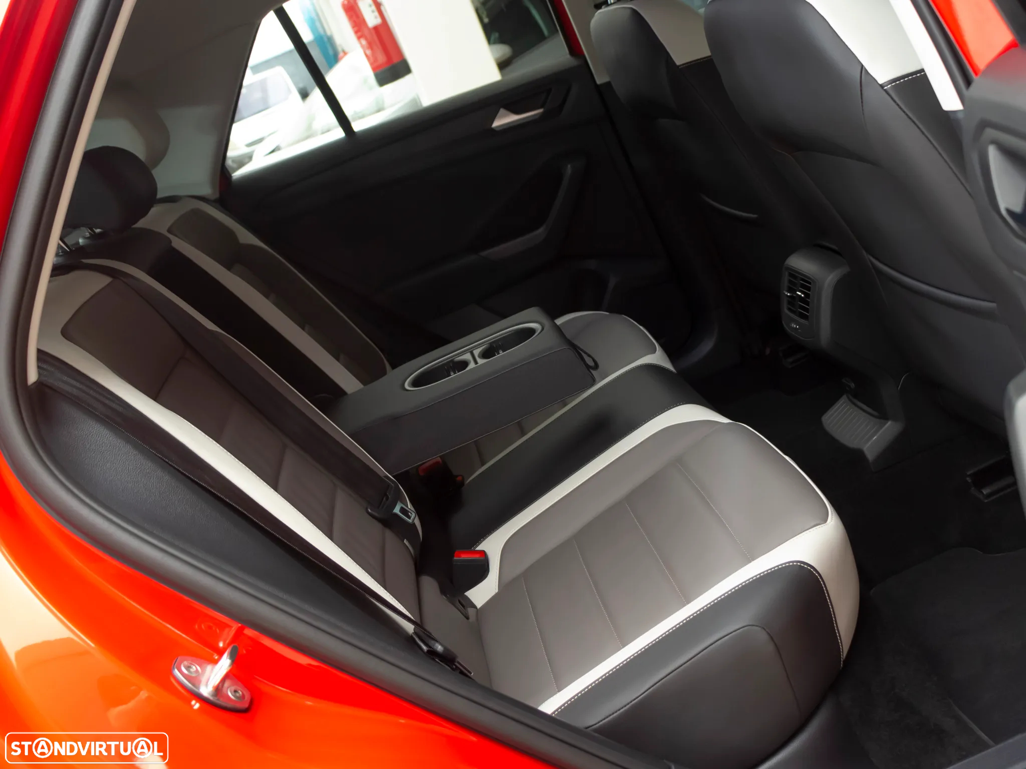 VW T-Roc 1.6 TDI Beats - 11