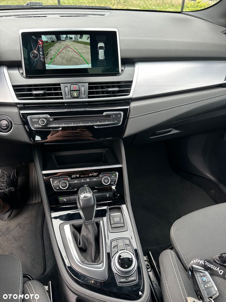 BMW Seria 2 216d Sport Line - 13