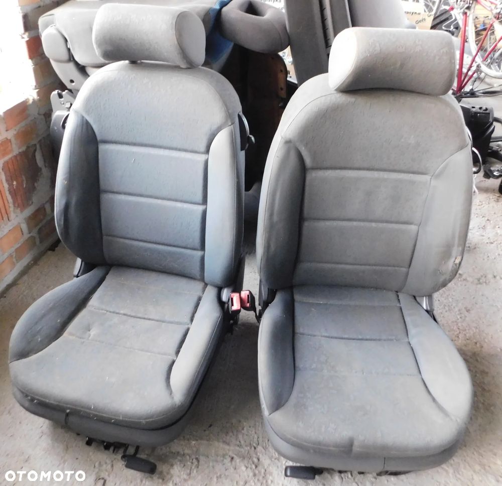 fotel lewy prawy siedzisko AUDI A3 8L 3D