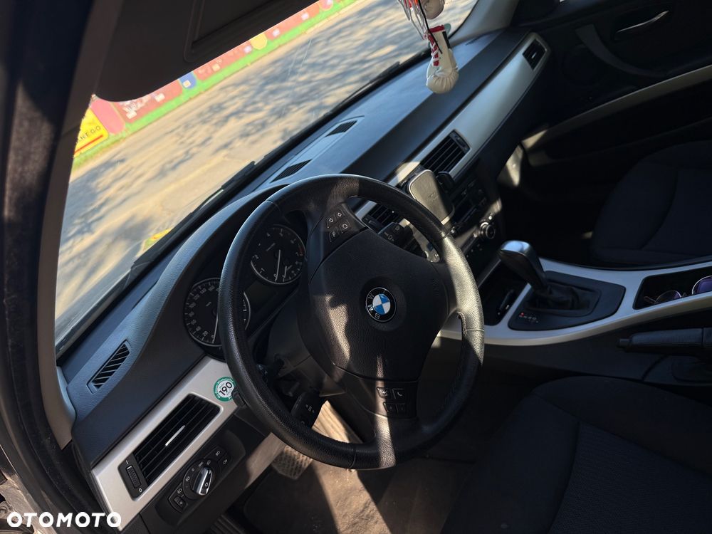 BMW Seria 3 318i - 18