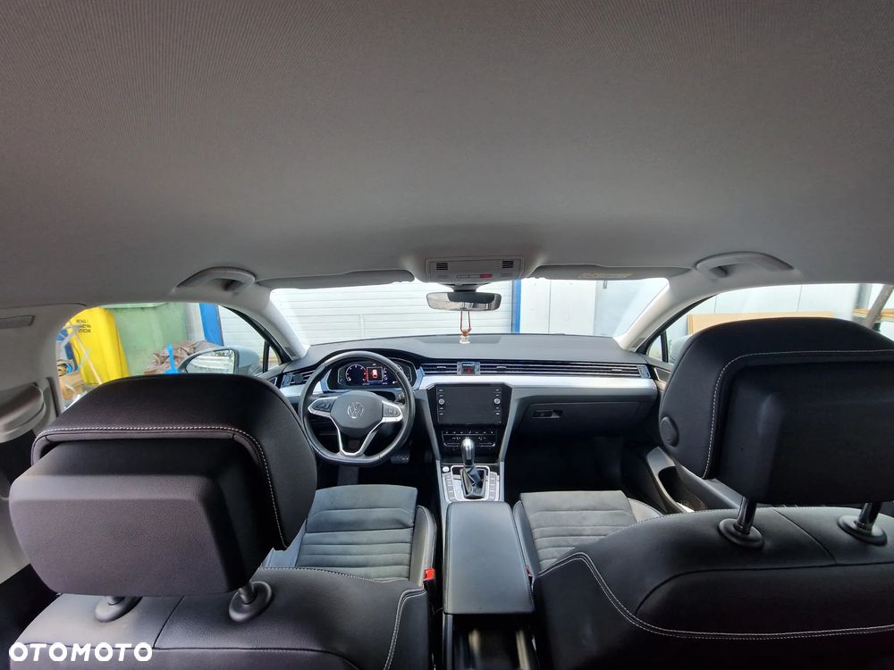 Volkswagen Passat 2.0 TDI SCR Elegance DSG - 23