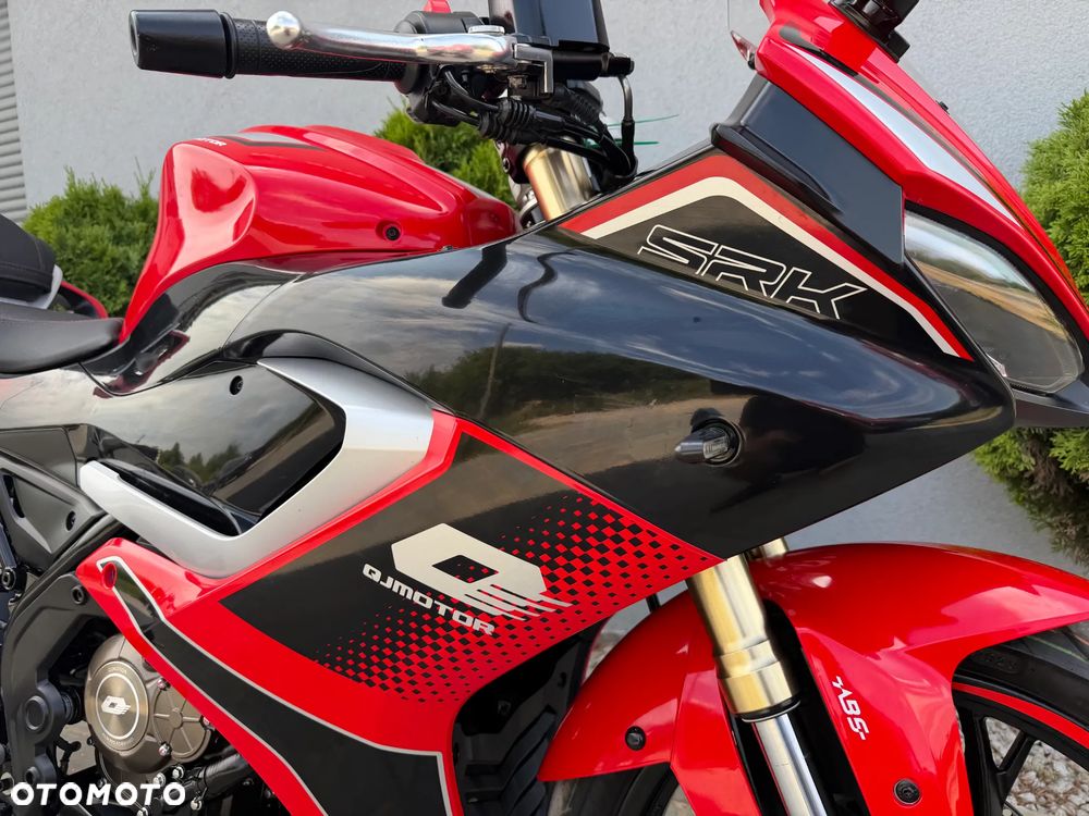 QJMOTOR SRK 125R - 13