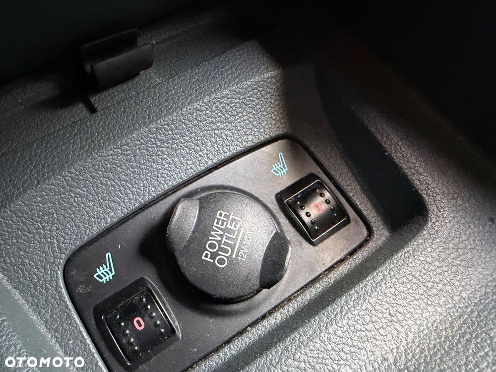 Ford C-MAX 1.6 Ti-VCT Champions Edition - 8