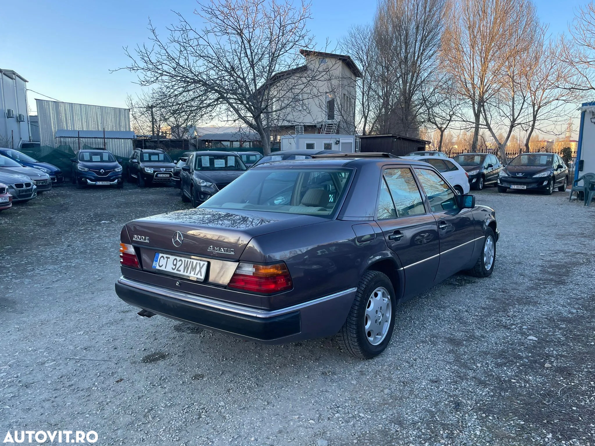 Mercedes-Benz E - 10