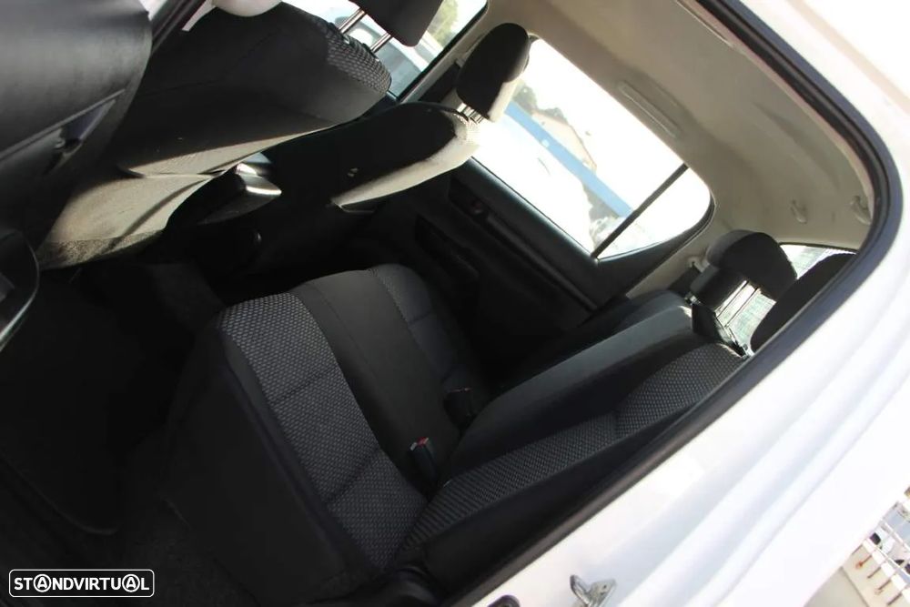 Toyota Hilux 2.4 D-4D 4WD CD CH - 6