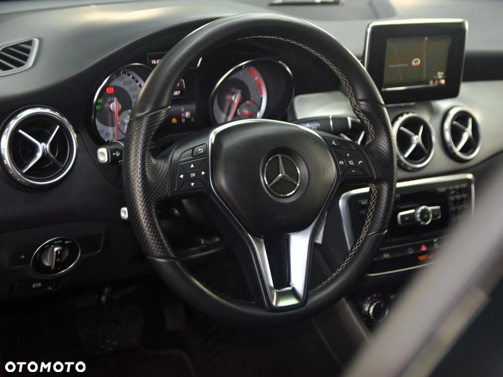 Mercedes-Benz GLA 250 4-Matic - 25