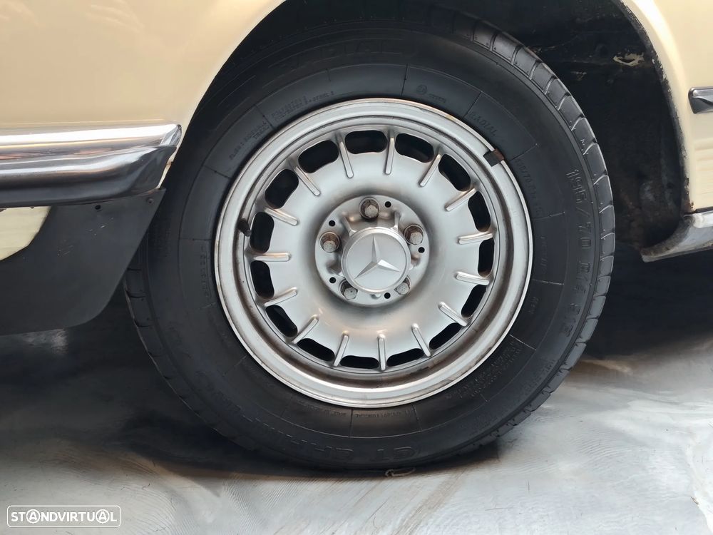 Mercedes-Benz SL 280 - 21