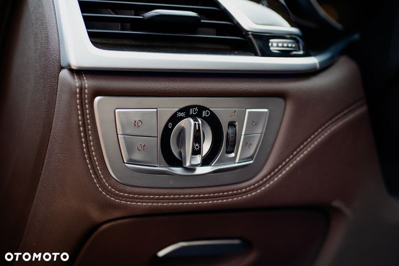 BMW Seria 7 740d xDrive - 20