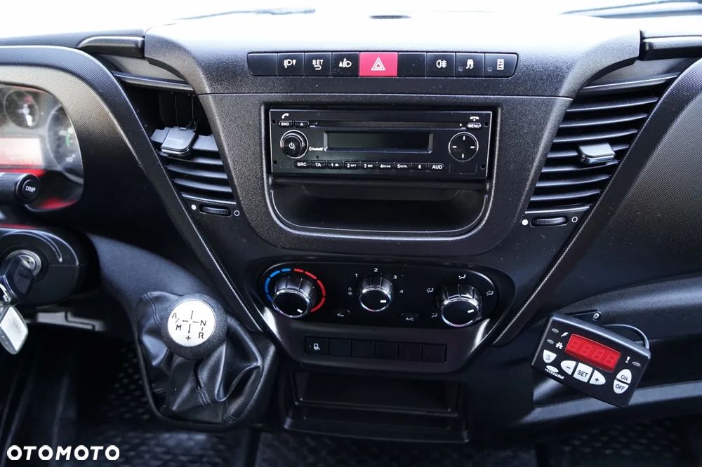 Iveco DAILY 35-130 / CHŁODNIA / AGREGAT CARRIER PULSOR 400 / - - 32