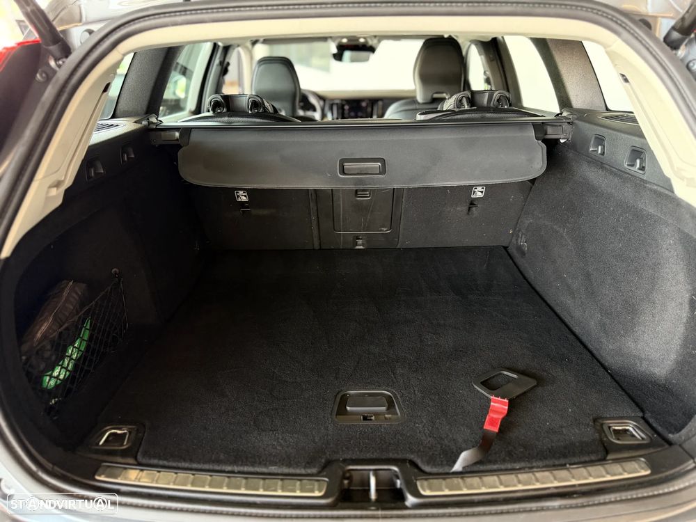 Volvo V60 2.0 T6 AWD TE R-Design - 36