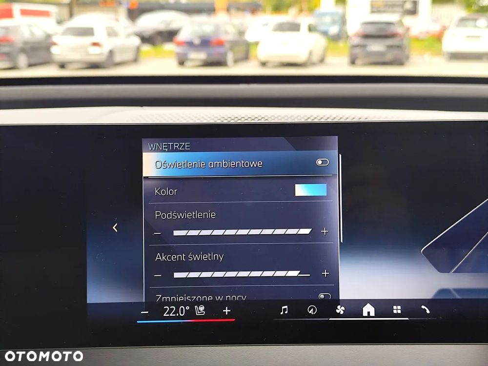 BMW iX xDrive40 76.6kWh Signature - 28