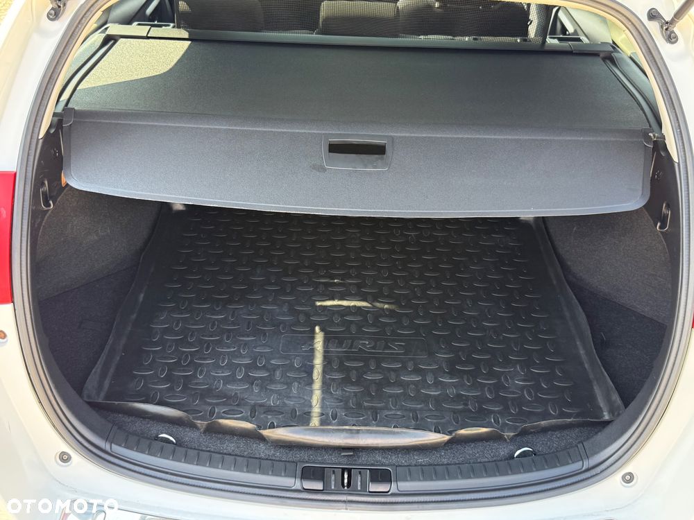Toyota Auris 1.6 Premium - 23