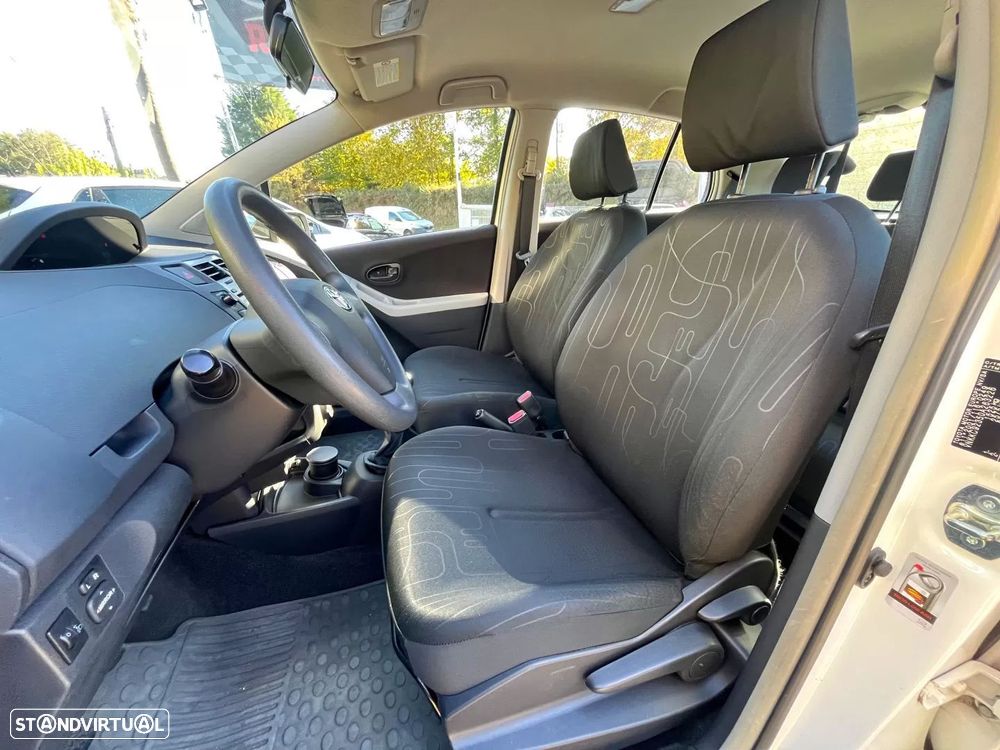 Toyota Yaris 1.4 D-4D Comfort+AC - 11