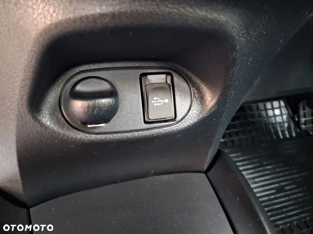 Toyota Yaris 1.0 Life EU6 - 17