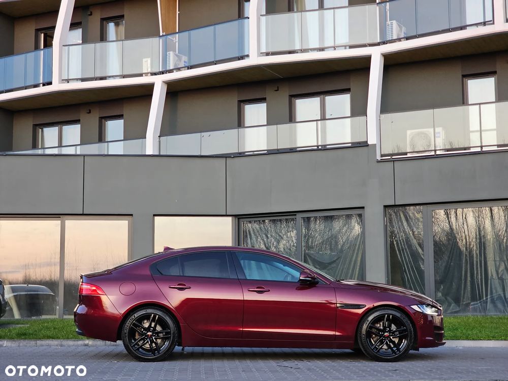 Jaguar XE 2.0 D Prestige - 5