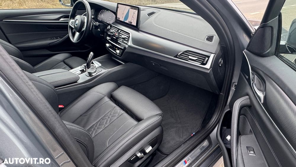 BMW Seria 5 530d xDrive Touring Aut. M Sport Edition - 8