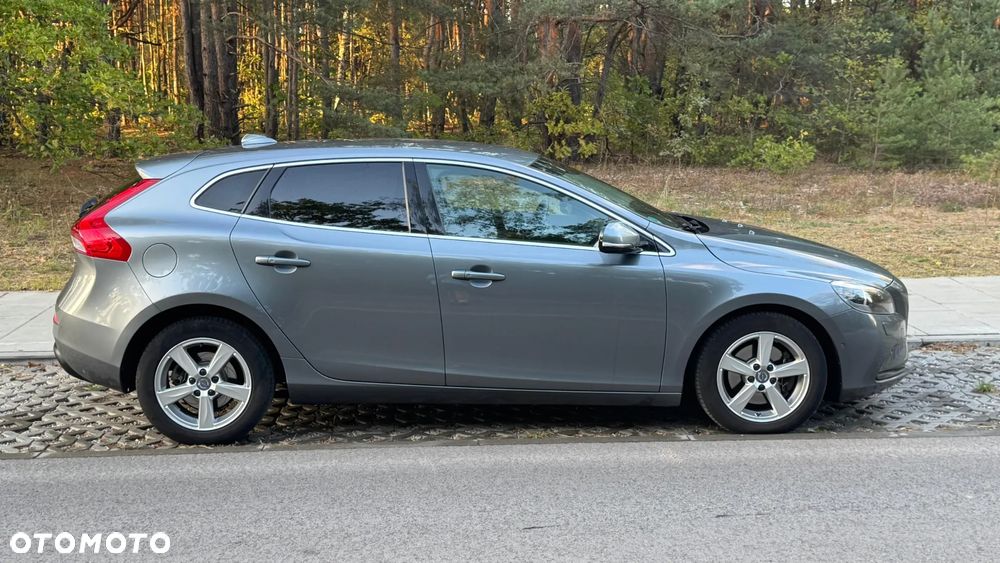 Volvo V40 D2 Powershift Momentum - 4