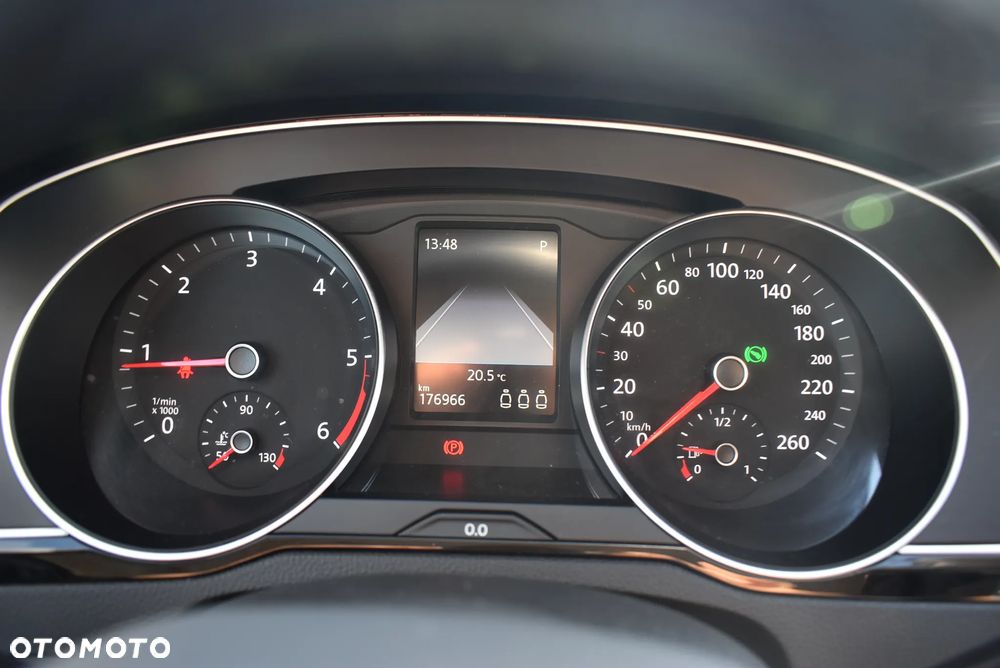 Volkswagen Passat Variant - 25