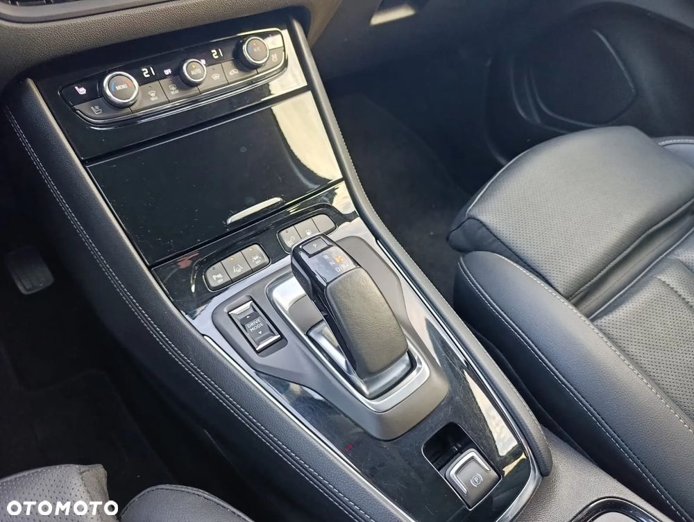 Opel Grandland 1.6 T PHEV Business Elegance - 29