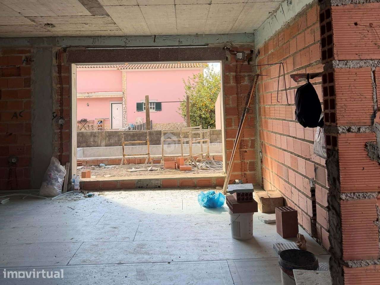 Moradia moderna T4 com piscina em Fernão Ferro - Grande imagem: 5/24
