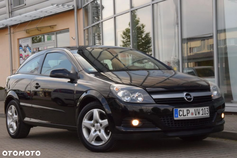 Opel Astra GTC 1.6 Black&White - 5