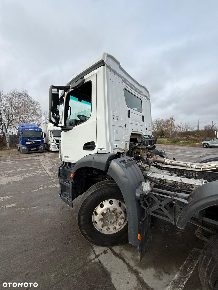Mercedes-Benz Arocs 3240 8x2 • 3 osie skrętne • Euro 6 • 2018 rok - 16