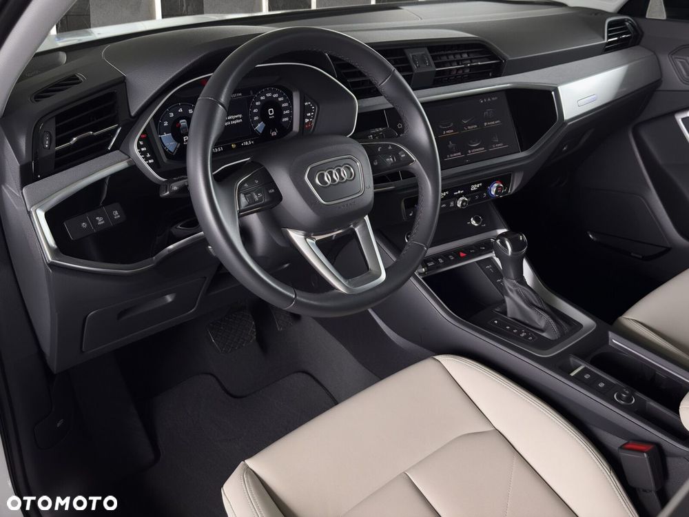 Audi Q3 Sportback - 11