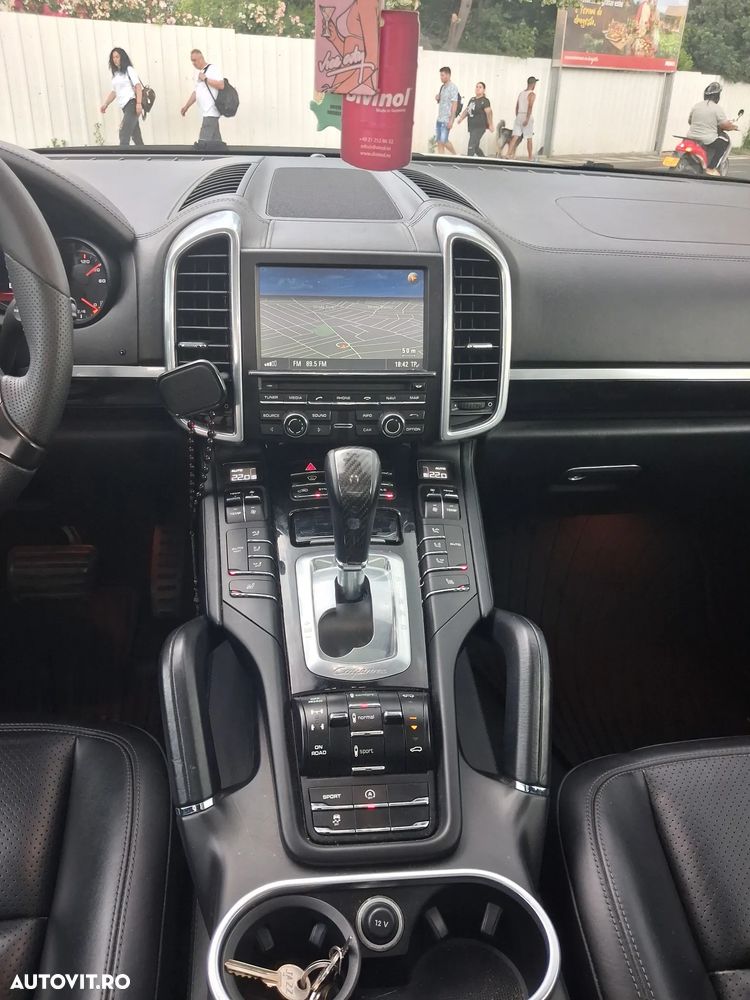 Porsche Cayenne - 11