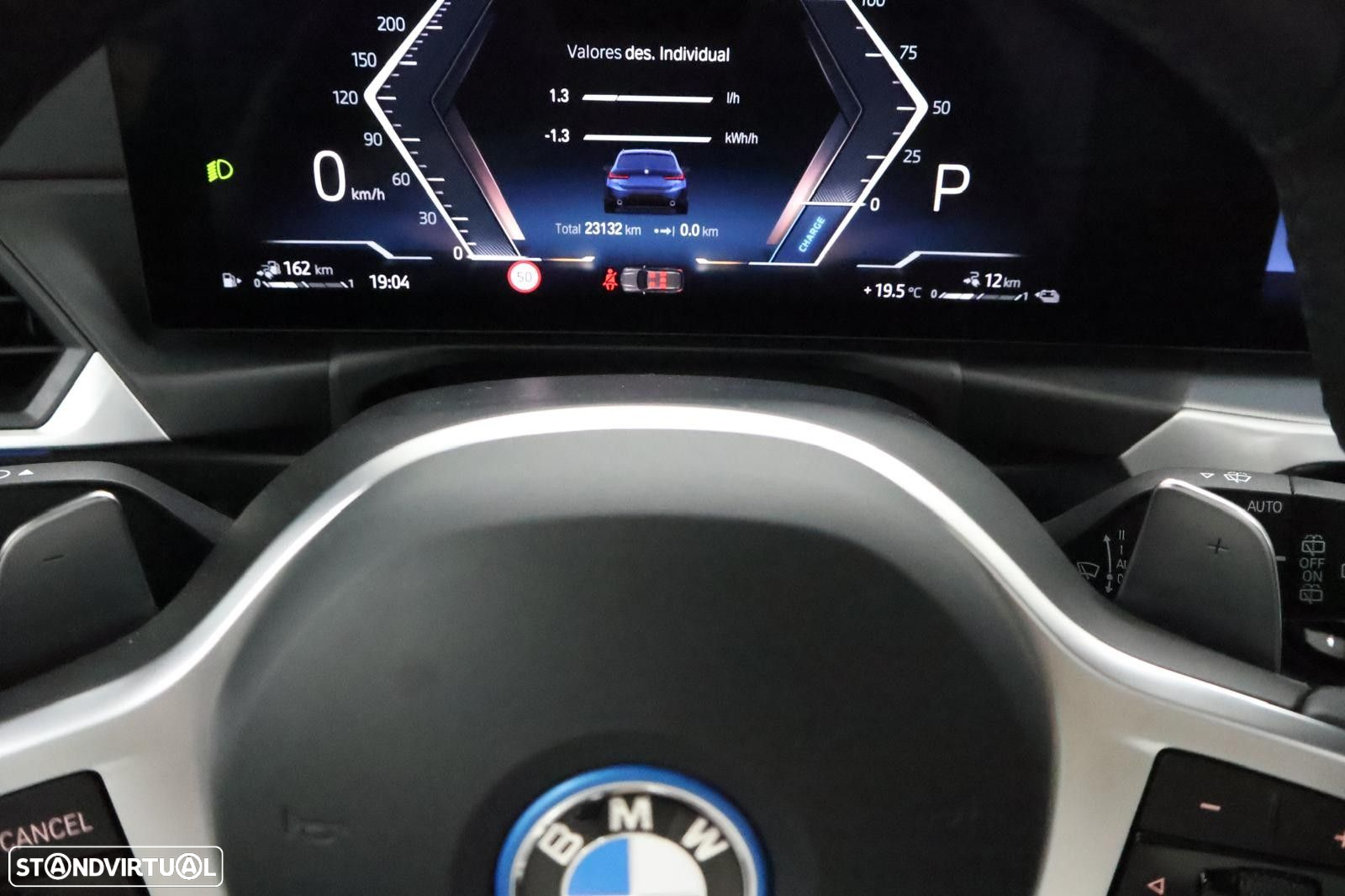 BMW 330 e Touring Pack Desportivo M Pro Auto - 23