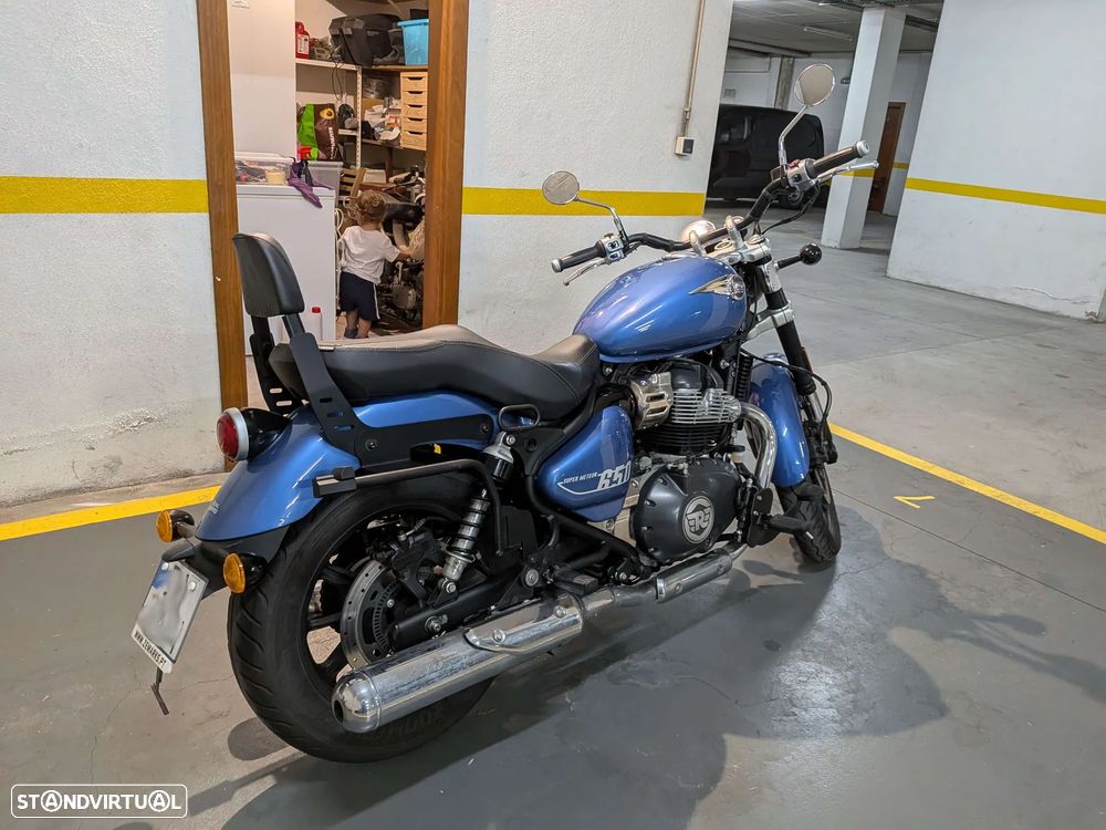 Royal Enfield Super Meteor 650 - 16