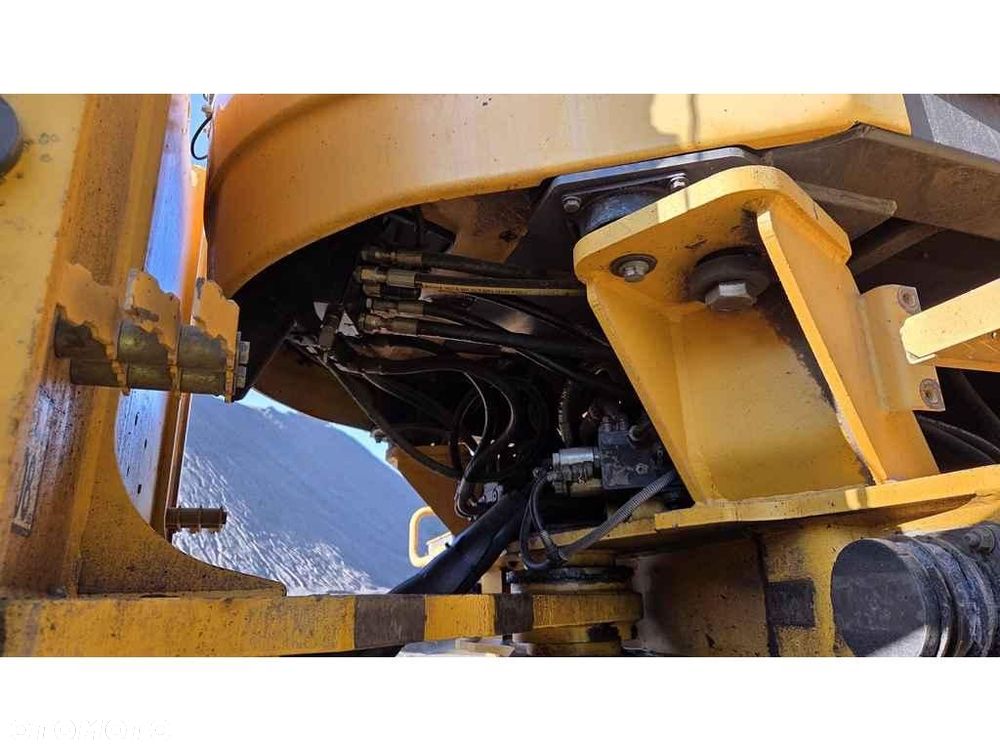 Volvo L220 - 25