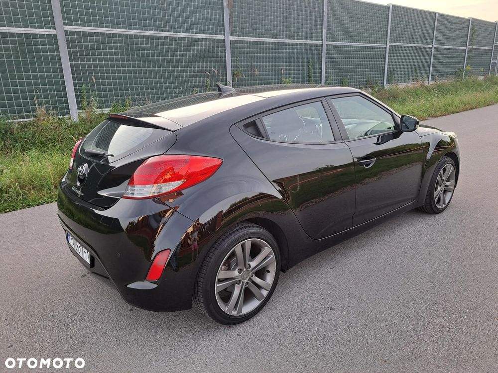 Hyundai Veloster - 5