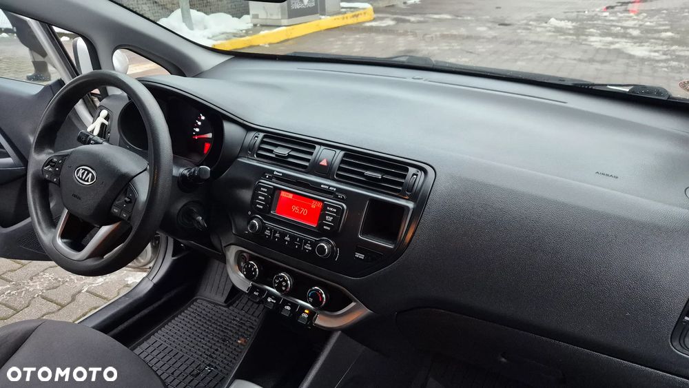 Kia Rio 1.2 Attract - 9