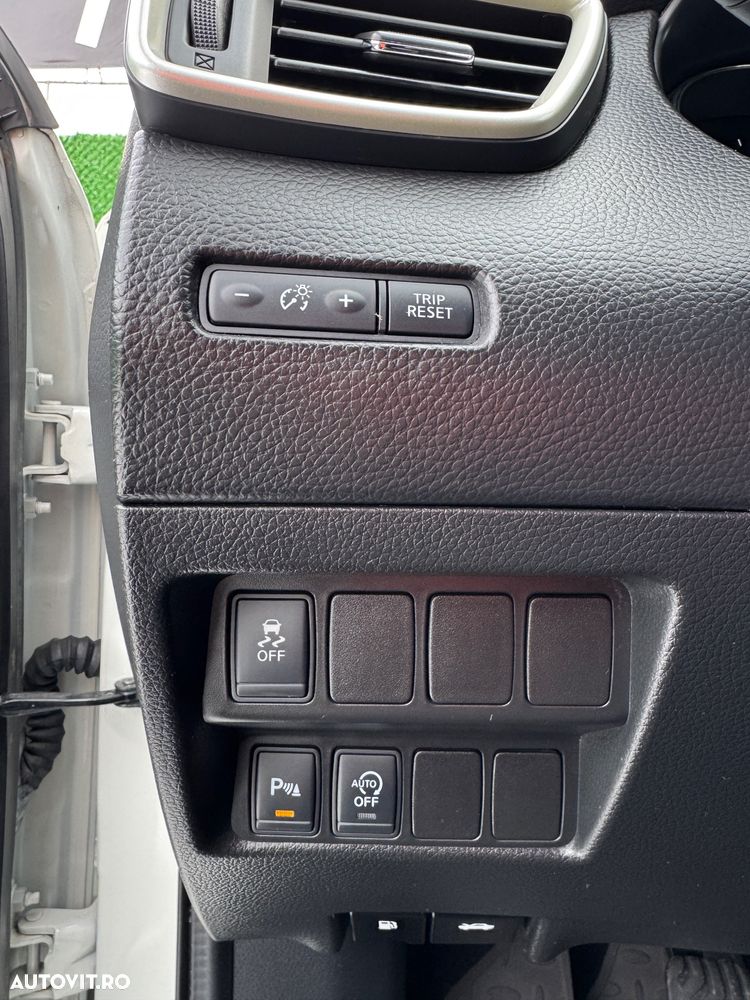 Nissan Qashqai 1.6 DCI TEKNA+ - 16