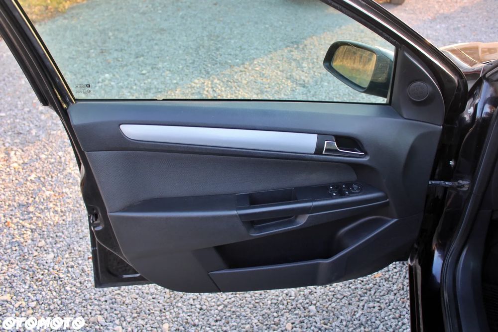 Opel Astra 1.9 CDTI DPF Edition - 21