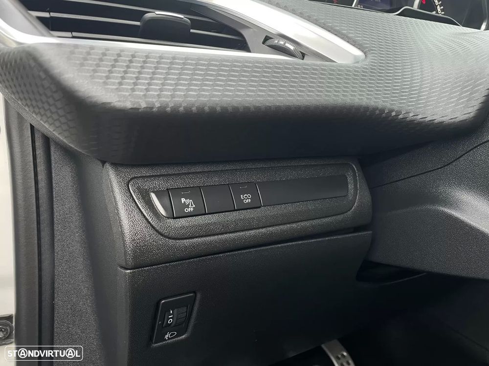 Peugeot 2008 1.2 PureTech GT Line - 24