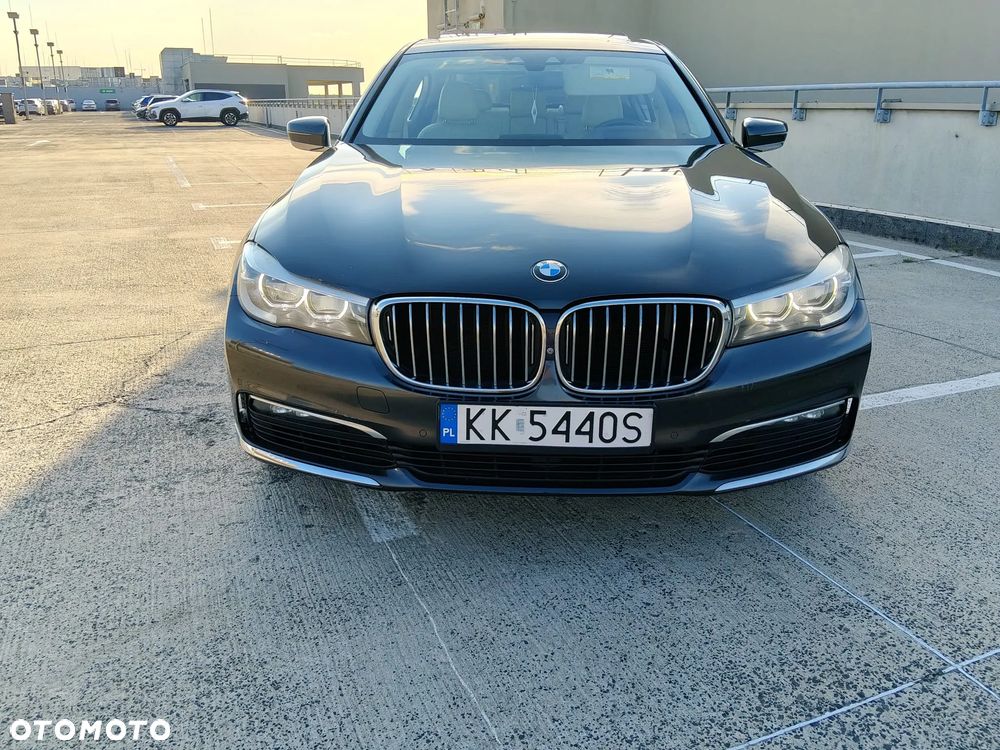 BMW Seria 7 740Li - 1
