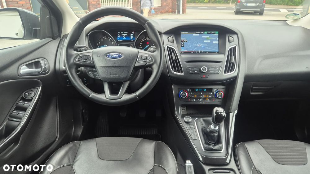 Ford Focus 1.0 EcoBoost Titanium - 16