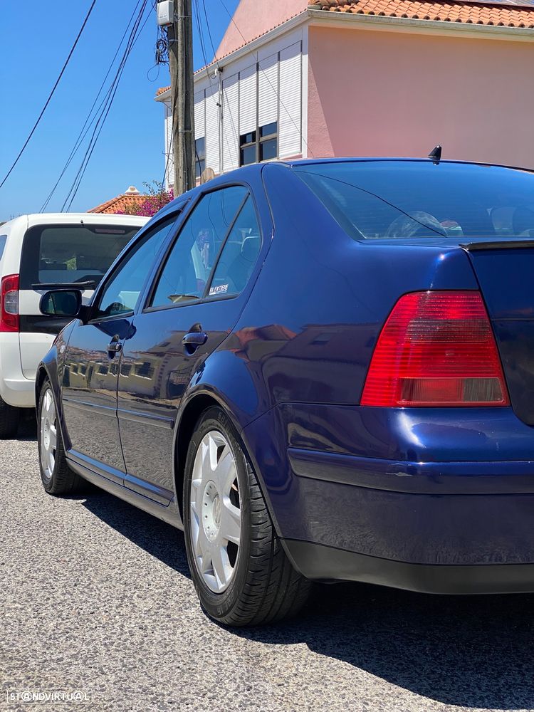 Volkswagen Bora 1.9 TDi Highline — fotografia 4