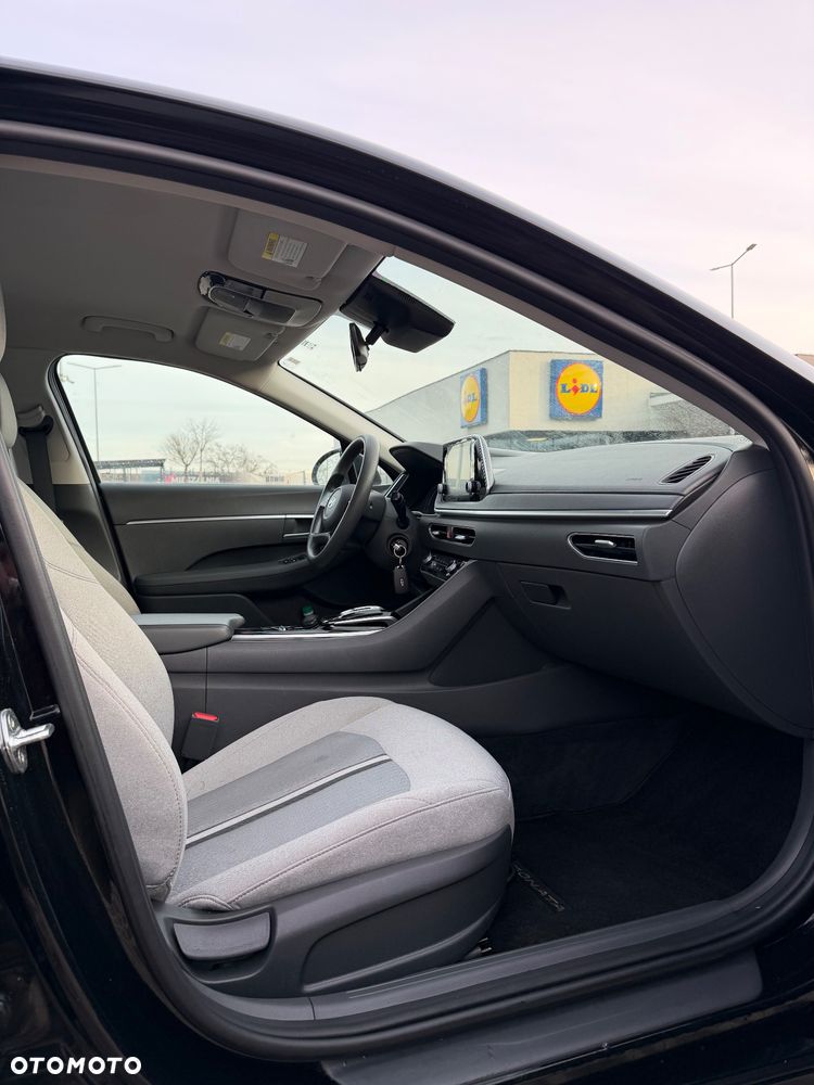 Hyundai Sonata - 8