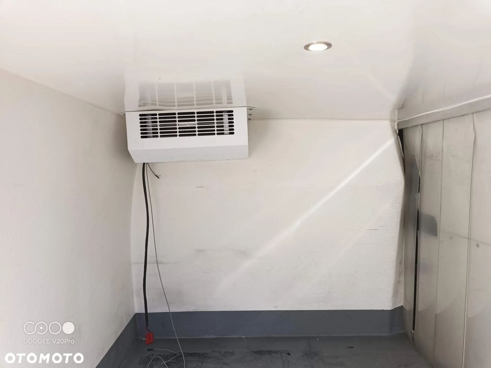 Mercedes-Benz Vito - 12