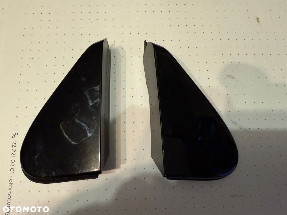 Nissan Qashqai J12 trójkąt błotnika lewy i prawy