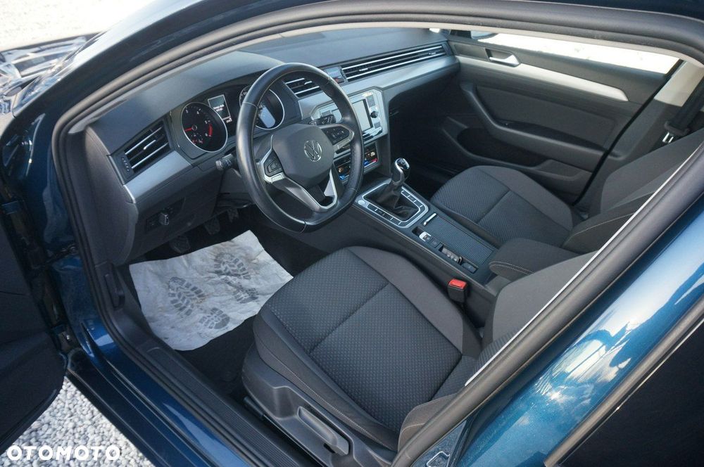 Volkswagen Passat Variant 2.0 TDI EVO Essence - 20
