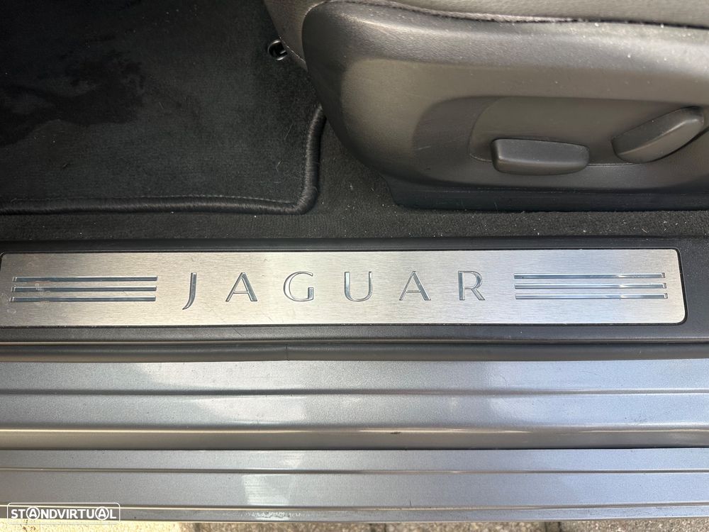 Jaguar XF 2.2 D Premium Luxury - 11