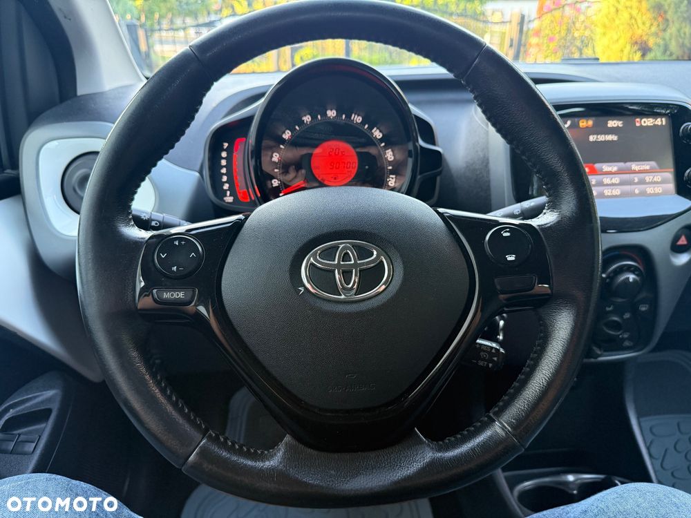 Toyota Aygo x-play - 15