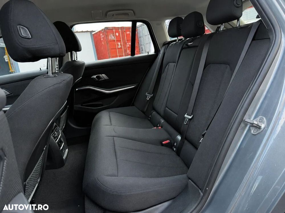 BMW Seria 3 320d AT MHEV - 27